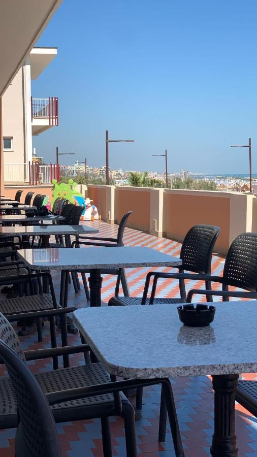 Hotel Alexander Resort Rimini Exterior photo