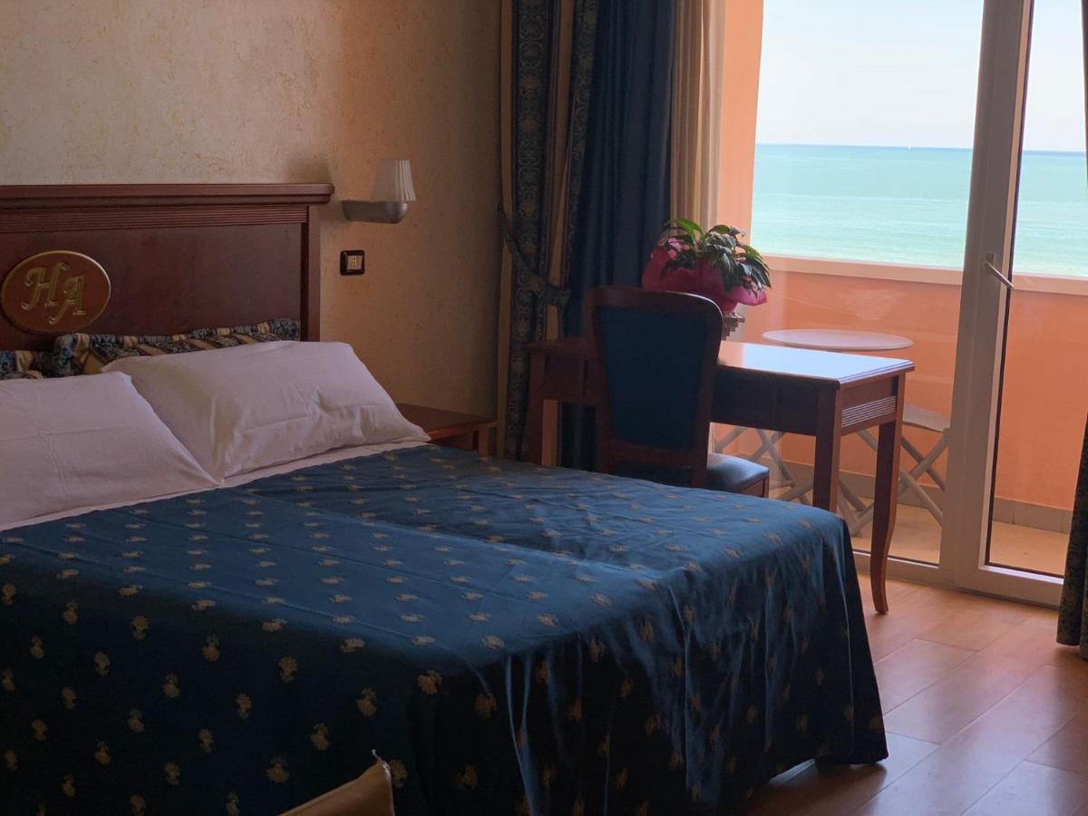 Hotel Alexander Resort Rimini Exterior photo