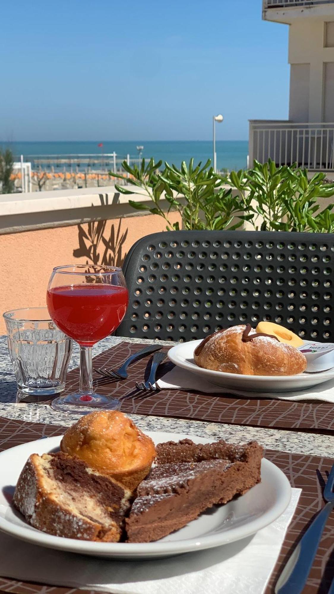 Hotel Alexander Resort Rimini Exterior photo