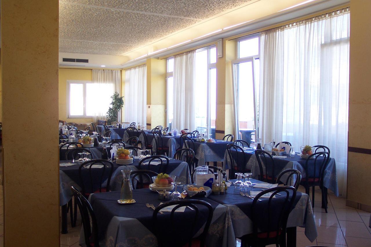 Hotel Alexander Resort Rimini Exterior photo